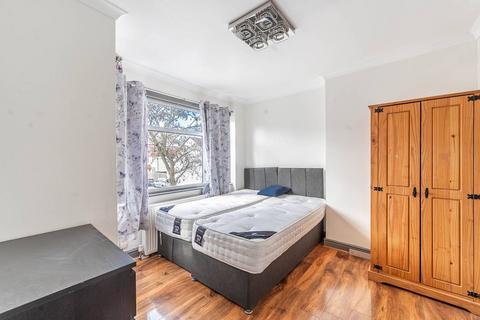 3 bedroom flat to rent, Harrow View, North Harrow, Harrow, HA1