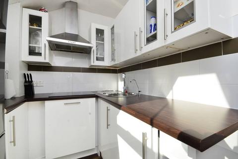 1 bedroom flat for sale, Lower Road, Canada Water, London, SE16