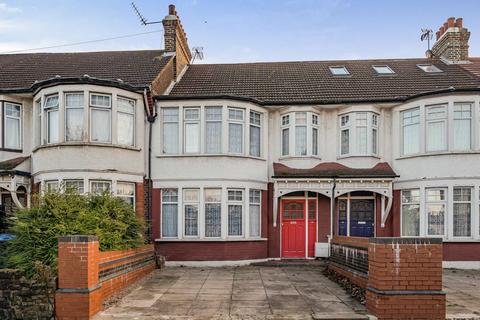 4 bedroom terraced house to rent, Berkshire Gardens, Palmers Green, London, N13