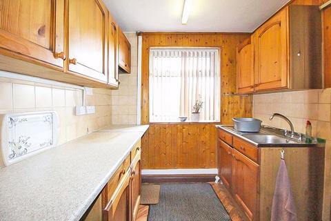 3 bedroom semi-detached house for sale, Bourne Street, COSELEY, WV14 9HN