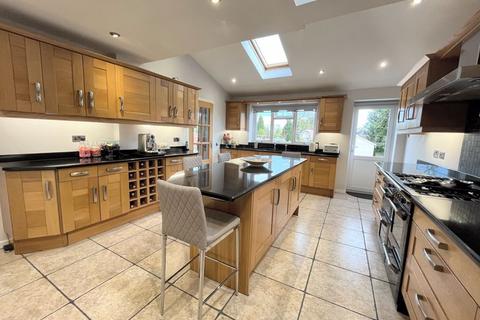 3 bedroom semi-detached house for sale, Queslett Road East, Streetly, B74 2EU