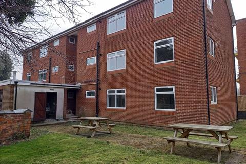 2 bedroom flat to rent, 4 High Holme Court, High Holme Road, Louth, LN11 0SP