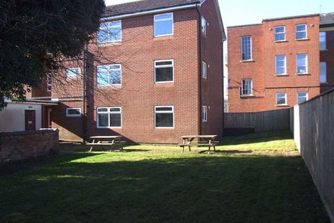 2 bedroom flat to rent, 4 High Holme Court, High Holme Road, Louth, LN11 0SP