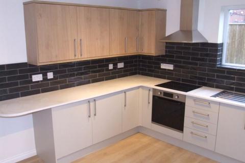 2 bedroom flat to rent, 4 High Holme Court, High Holme Road, Louth, LN11 0SP