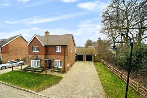 45 Tennyson Way, Grayshott, Hindhead, GU26 6FU