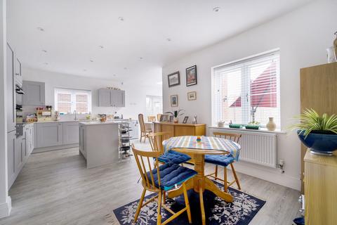 45 Tennyson Way, Grayshott, Hindhead, GU26 6FU