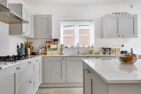 45 Tennyson Way, Grayshott, Hindhead, GU26 6FU