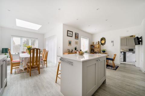 45 Tennyson Way, Grayshott, Hindhead, GU26 6FU