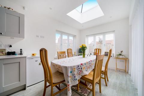 45 Tennyson Way, Grayshott, Hindhead, GU26 6FU