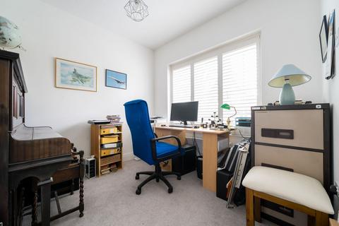 45 Tennyson Way, Grayshott, Hindhead, GU26 6FU