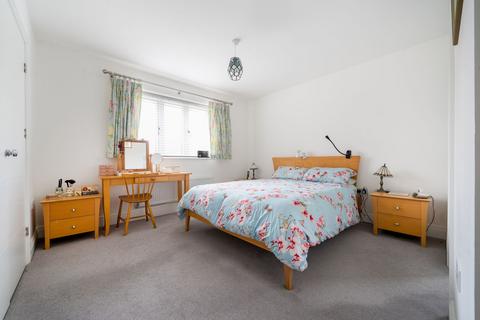 45 Tennyson Way, Grayshott, Hindhead, GU26 6FU