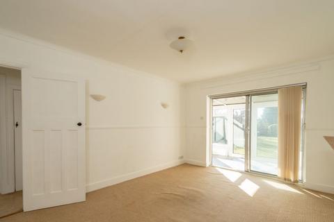 2 bedroom semi-detached bungalow for sale, Oak Avenue, Parklands, Chichester