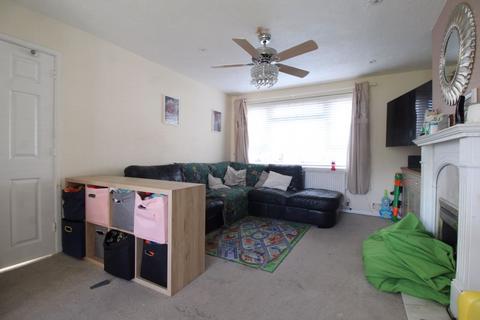 3 bedroom semi-detached house for sale, Sawtry Close, Luton