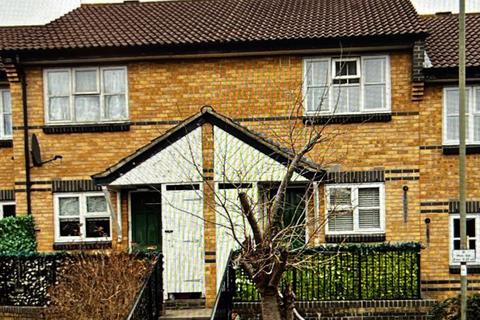 2 bedroom terraced house to rent, Corner Mead, London NW9