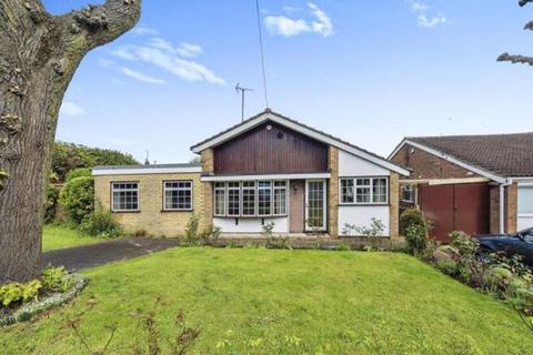 BUNGALOW + MAJOR PLANNING PERMISSION FOR A 5 BEDROOM DWELLING Lime Avenue, Luton