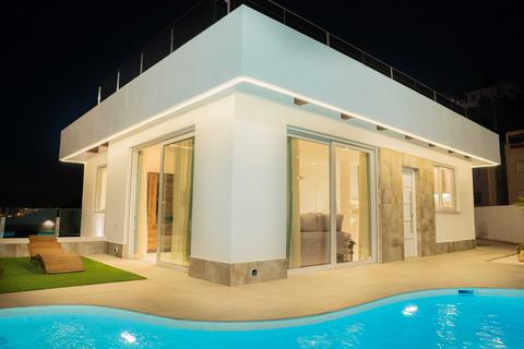 3 bedroom villa, C. Pico de la Sagra