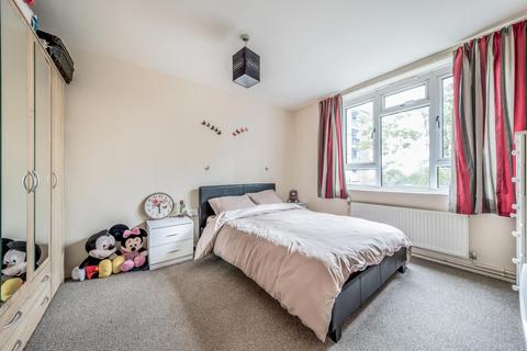 2 bedroom flat to rent, Ashburnham Court, Ashburnham Road, MK40 1DY