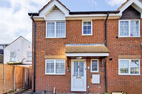 2 bedroom end of terrace house to rent, Dunstable LU6