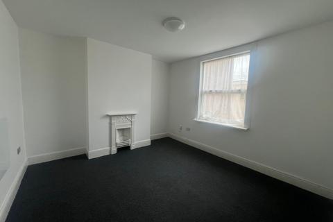 2 bedroom flat to rent, Drummond Road, Skegness