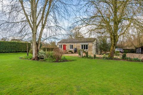 1 bedroom detached bungalow to rent, The Downs, South Cerney, Cirencester