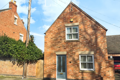 2 bedroom detached house to rent, Park Street, Loughborough, LE11