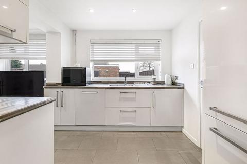 2 Browning Crescent, Bletchley, Milton Keynes, MK3 5AU