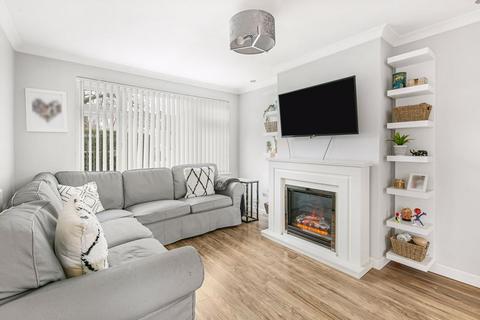 2 Browning Crescent, Bletchley, Milton Keynes, MK3 5AU
