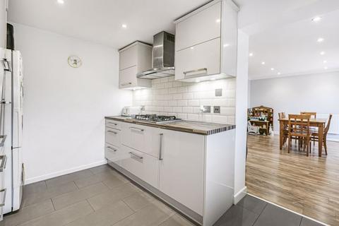 2 Browning Crescent, Bletchley, Milton Keynes, MK3 5AU