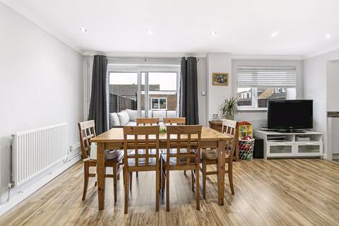 2 Browning Crescent, Bletchley, Milton Keynes, MK3 5AU