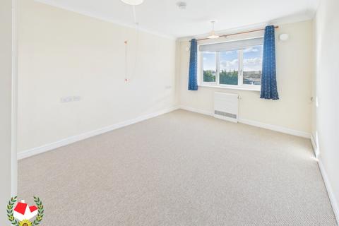 2 bedroom flat for sale, Queen Anne Court, Quedgeley, Gloucester, GL2