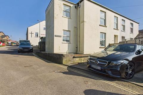 2 bedroom house for sale, Miners Row, Redruth - Central town location, chain free sale