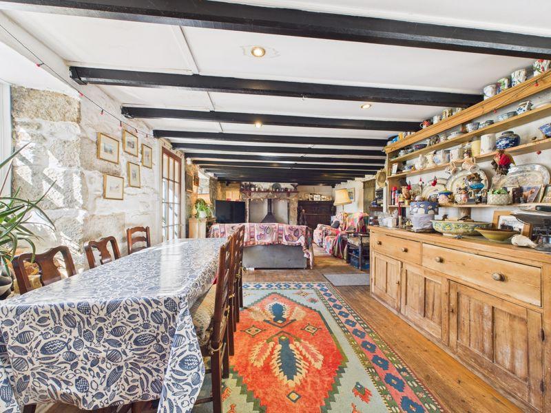 Dining room to...