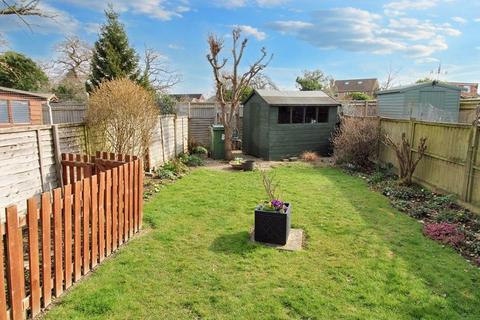 2 bedroom semi-detached bungalow for sale, Holmer Place, Holmer Green HP15