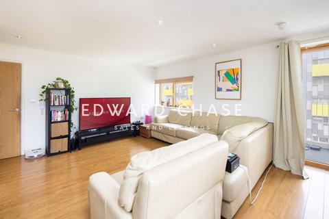 2 bedroom apartment to rent, Axe Street, Barking, IG11