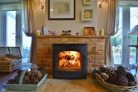 4 bedroom detached house for sale, Three Gables, High Street, Ludgershall