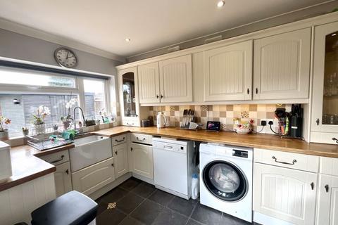 4 bedroom detached house for sale, Clingan Road, Southbourne