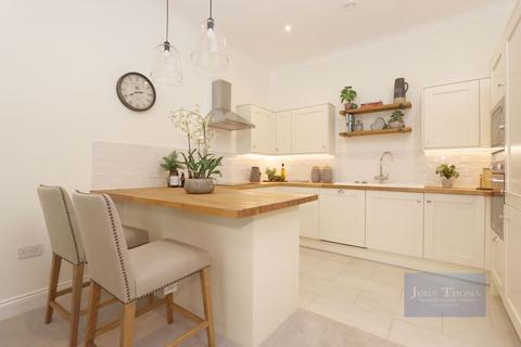 2 bedroom property to rent, The Canopy, Lambourne Road, Chigwell IG7