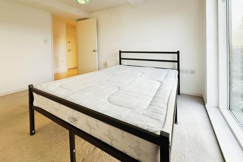 2 bedroom flat to rent, The Avenue, Leeds, West Yorkshire, UK, LS9