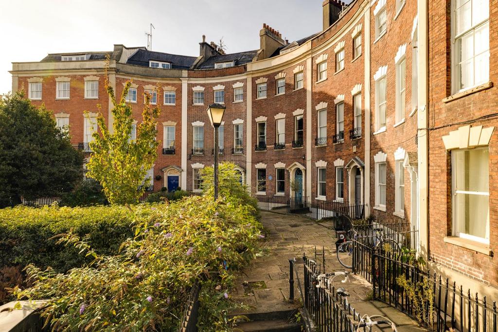5 Berkeley Crescent 14.jpg