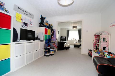 3 Ennismore Green, Luton, LU2 8UP