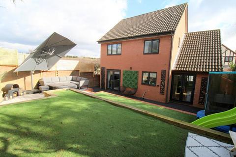 3 Ennismore Green, Luton, LU2 8UP
