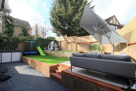 3 Ennismore Green, Luton, LU2 8UP