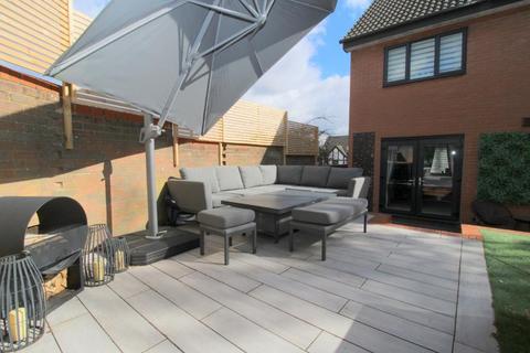 3 Ennismore Green, Luton, LU2 8UP