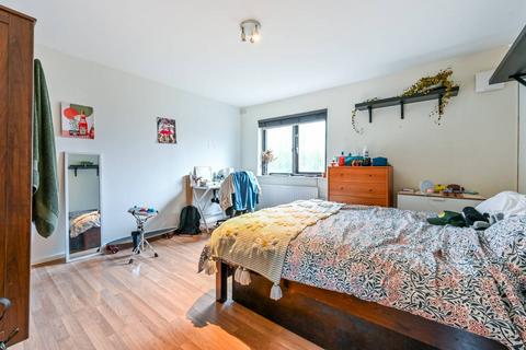 35 Canonbury Crescent, London, N1 2FD