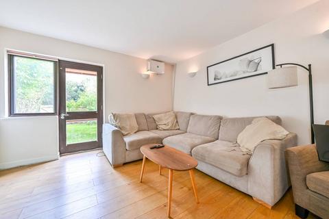 35 Canonbury Crescent, London, N1 2FD