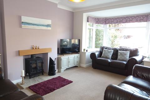 4 bedroom semi-detached house for sale, Winding Way, Leeds LS17