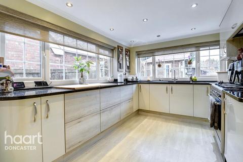 3 Orchard Drive, Dunsville, Doncaster, DN7 4DG