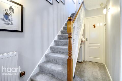 3 Orchard Drive, Dunsville, Doncaster, DN7 4DG