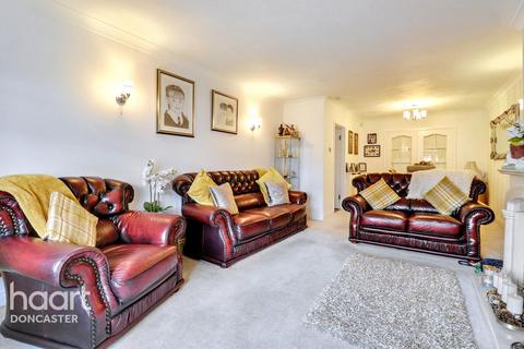 3 Orchard Drive, Dunsville, Doncaster, DN7 4DG