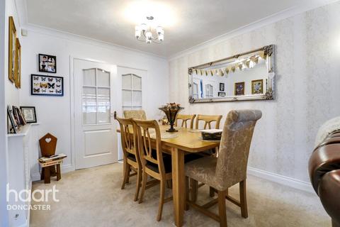3 Orchard Drive, Dunsville, Doncaster, DN7 4DG